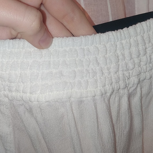 ✨OFF-THE-SHOULDER FLOWY TOP✨ - Picture 5 of 7